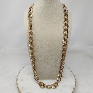 Elegant Gold Chain Necklace